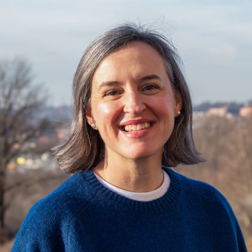 angie nelson headshot